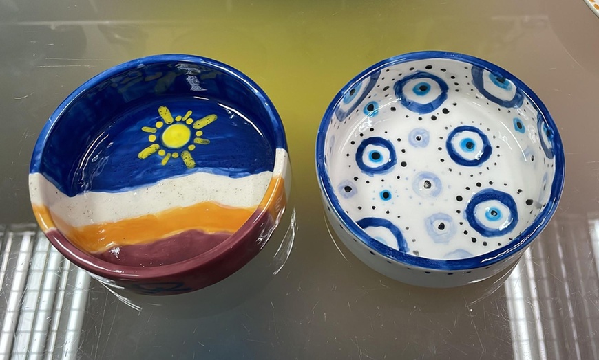 Image 15: Taller de pintura cerámica con picoteo y bebida para 1 o 2 personas