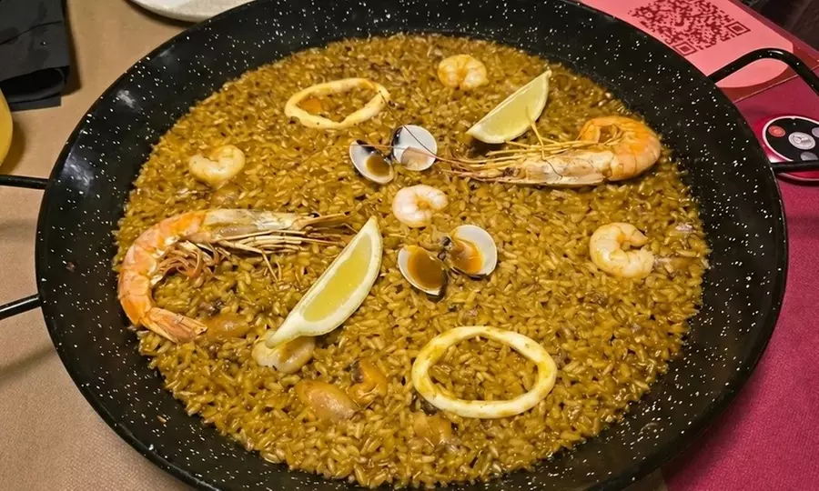 Menú VALOO para 2 o 4 personas en plena plaza del Ayuntamiento