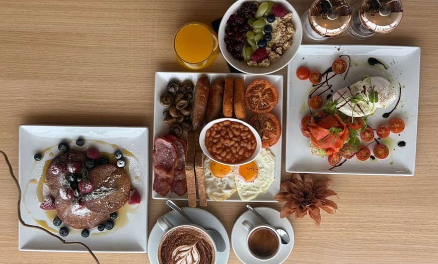 Image 10: Cornwall: Elegant 4* Stay with Breakfast 