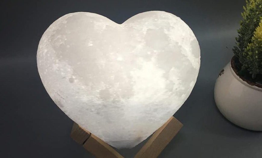 Image 5: Heart Shaped Moon Lamp