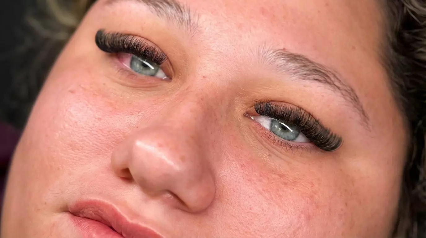 Achieve a Natural Look w/ Classic / Volume Full Set Eyelash Extensions