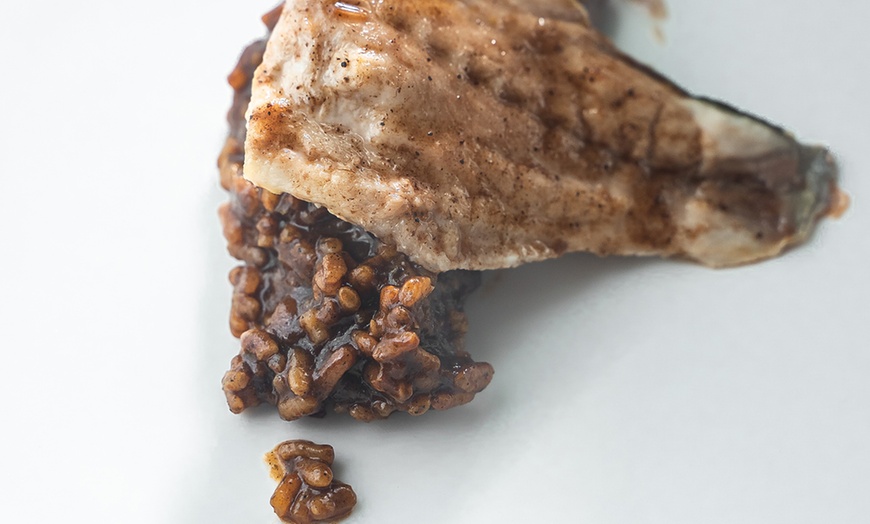 Image 8: Menú de cena gourmet con 4 pases y vino para 2 o 4 al lado de la playa