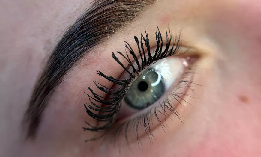 Image 2: Lashlift, Brow Lamination & Wenkbrauwen verven naar keuze