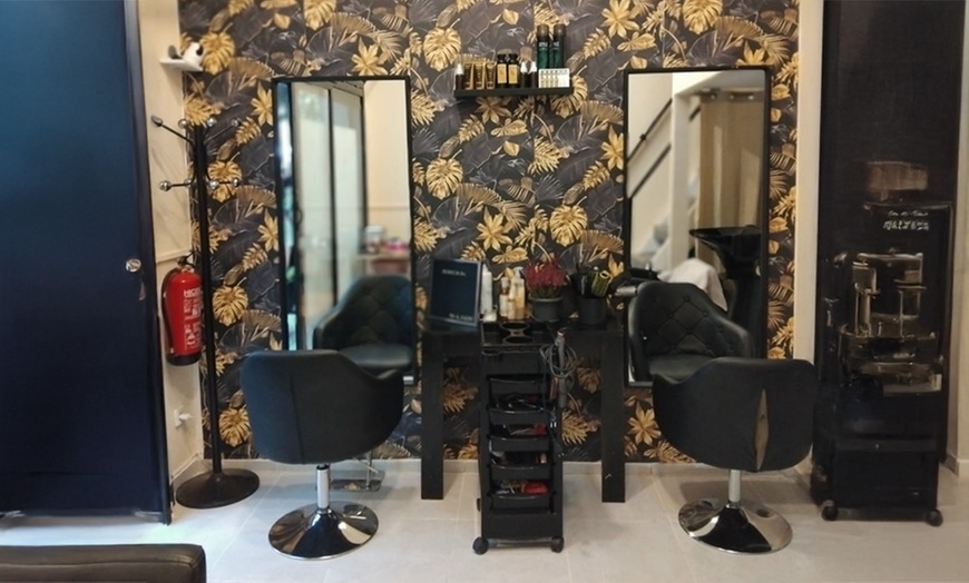 Image 2: Sesión de peluquería con opción a tinte y/o mechas para 1 persona