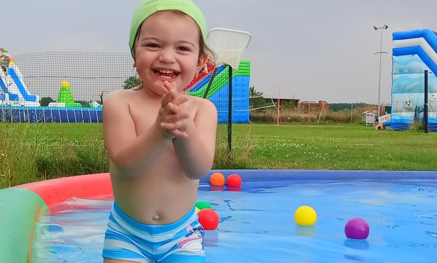 Image 3: Entrada a parque acuático para 2, 4 u 8 niños/adultos y opción a menú