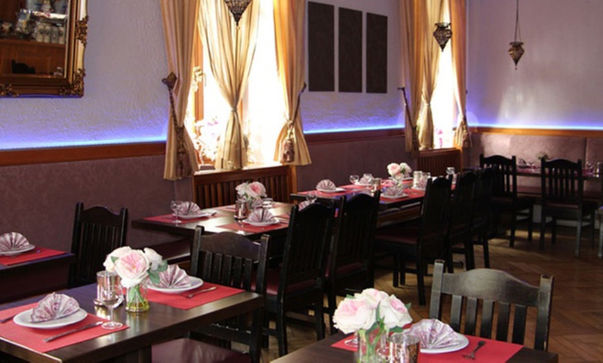 Image 4: Libanesisches 4-Gänge-Menü „Reise durch den Orient“ für 2-4 Personen