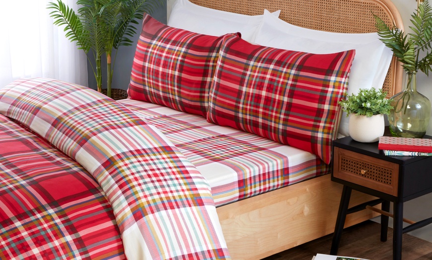 Image 1: Four-Piece Complete Duvet Set - Reversible, Easy Care Bedding