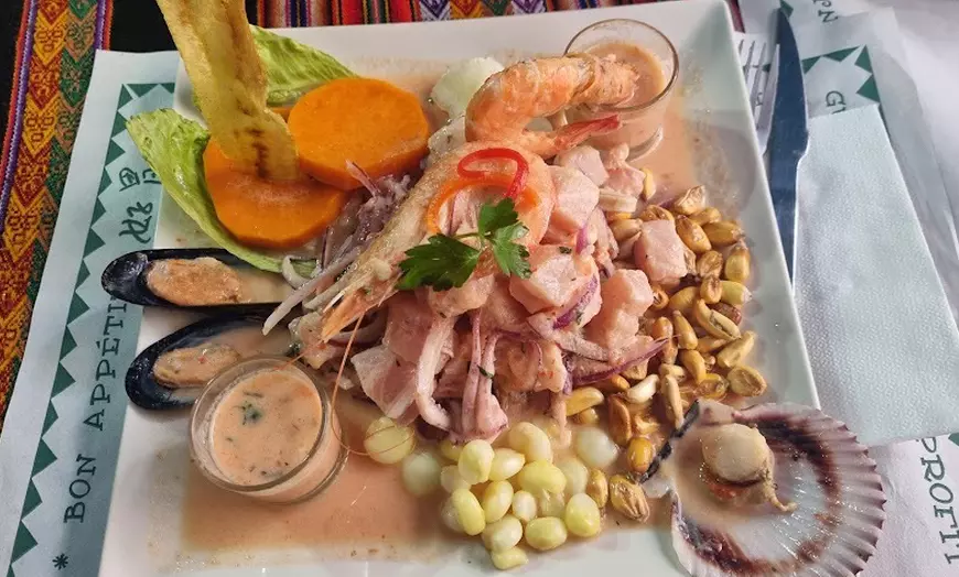 Image 3: Menú peruano para 2 o 4 personas, con opción a un pisco por persona