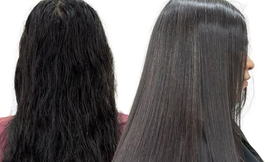 Image 3: Up to 50% Off on Salon - Hair Colour / Highlights at Queen Land Clinic