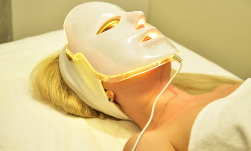 Image 8: Limpieza facial express, profunda o reafirmante con masaje