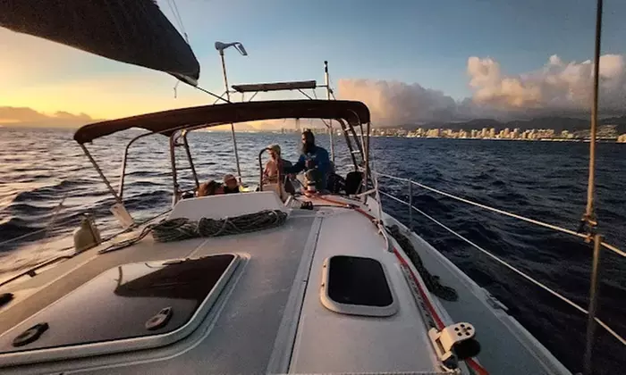 Private 2-Hour Waikiki Sail with Captain Castaway for Up to 6 Guests