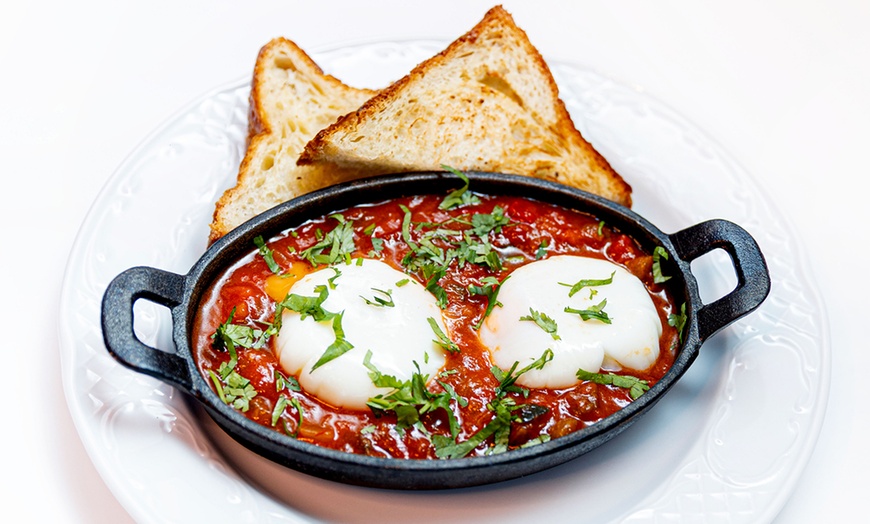 Image 3: Brunch para 2 o 4 con dulces, salados, bebidas y premium con cócteles
