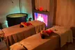 Masaje en pareja con bañera hidromasaje en sala privada y bebidas durante 50 u 80 minutos; ahorra hasta un 48% - Second Medium