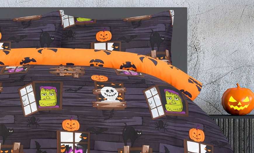 Image 7: Haunted House Duvet Set, Reversible Design