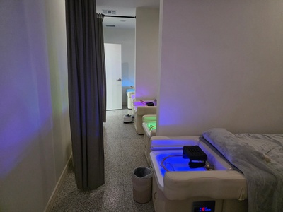 The 90 Minute Deep Infusion (Head, Neck, and Shoulder Massage, Foot Massage, Deep Facial Cleansing & Scalp Detox) - HeadsUp Spa Mesa