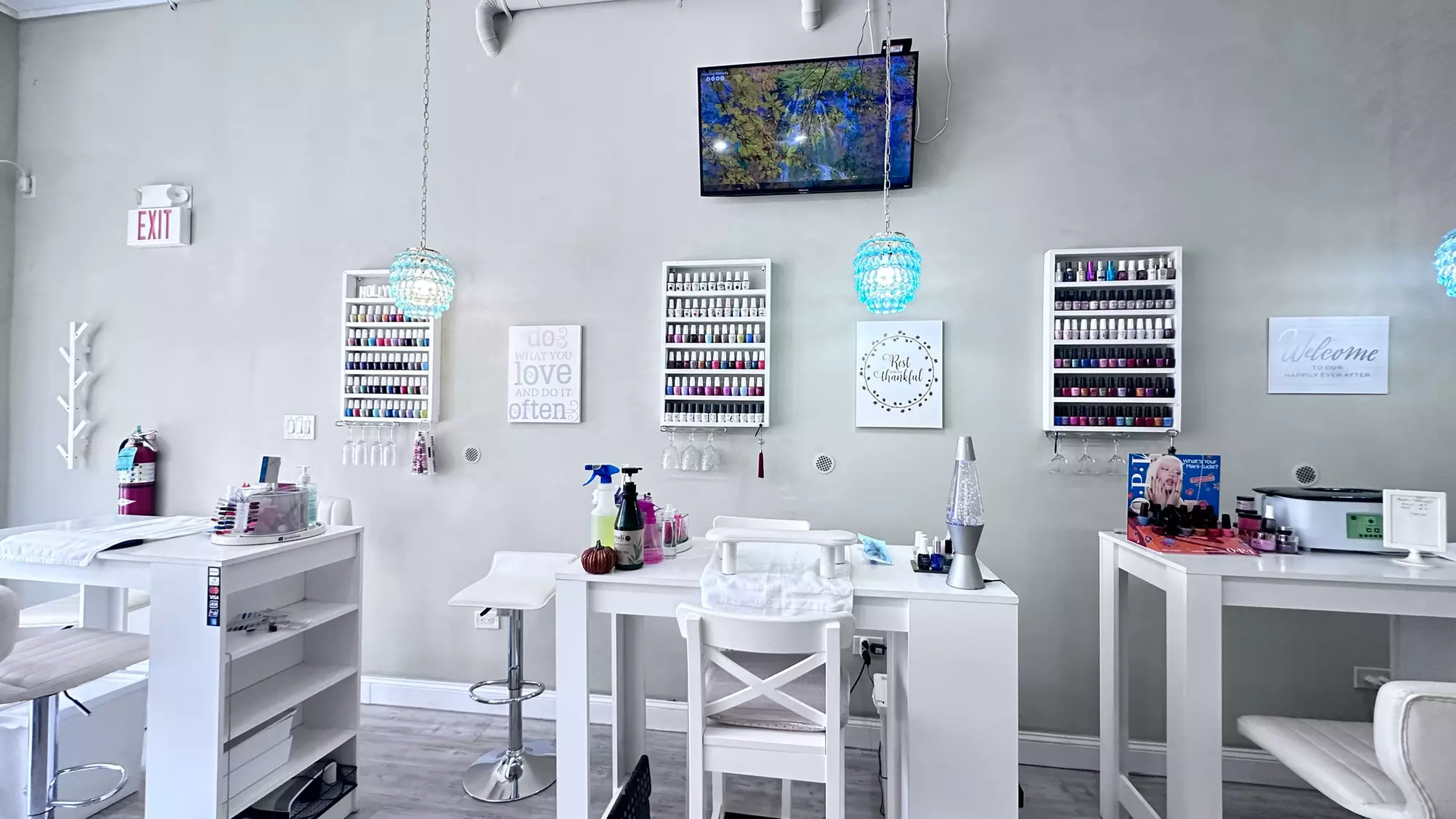 Sparkle and Shine: One or Two No-Chip Manicures at Hollywood Nail Bar
