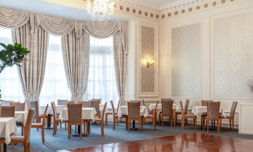 Image 7: Kent: Standard Double or Twin Room with Breakfast and Leisure Access