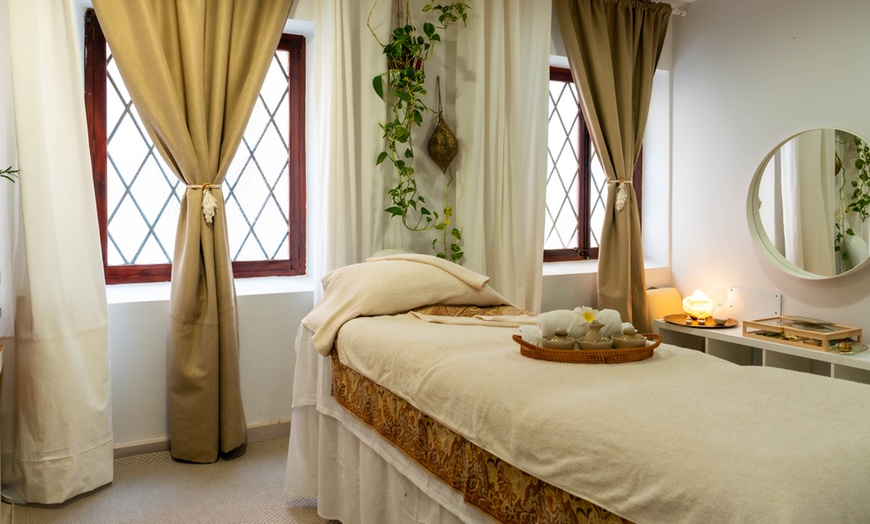 Image 2: Limpieza facial, microdermoabrasión o masaje corporal para 1 persona