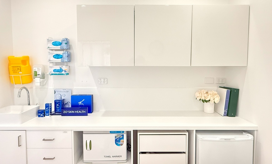 Image 3: Radiant Skin w/ 60 Minute Ultimate Hydrating Facial with Optional LED 