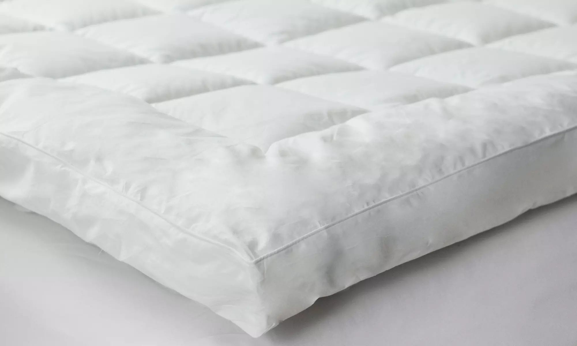 Lavish Home Down and Duck Feather 4" Gusset Mattress Topper - Second Medium