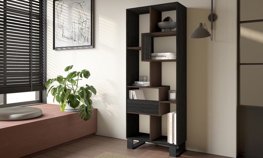 Image 25: Bibliothèque au design ludique