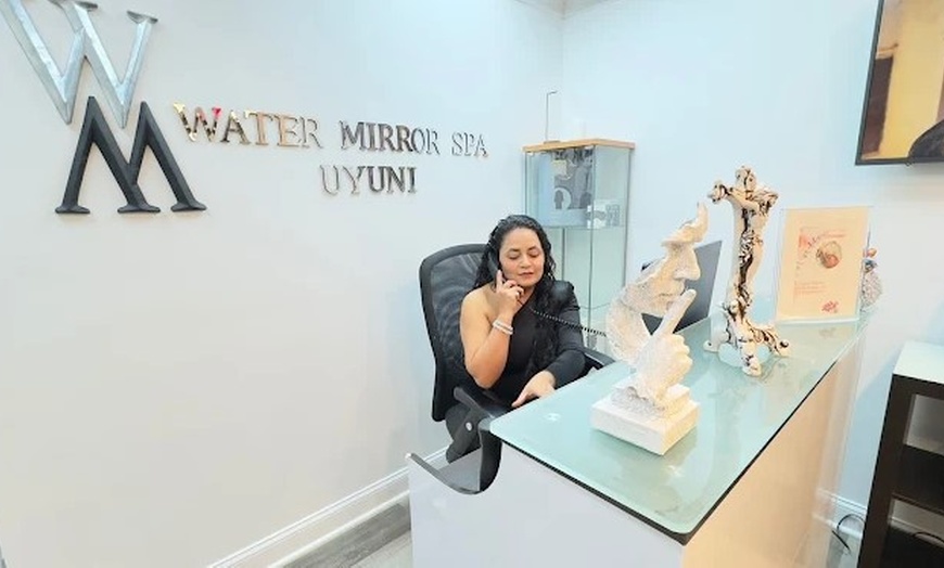 Image 4: 60 or 90-Min Couples Massage + Hot Stones with or without 25-Min Sauna