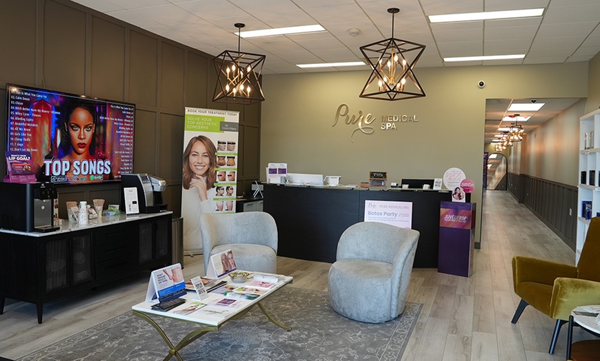 Image 2: Revitalize Your Skin with 20 Units of Xeomin