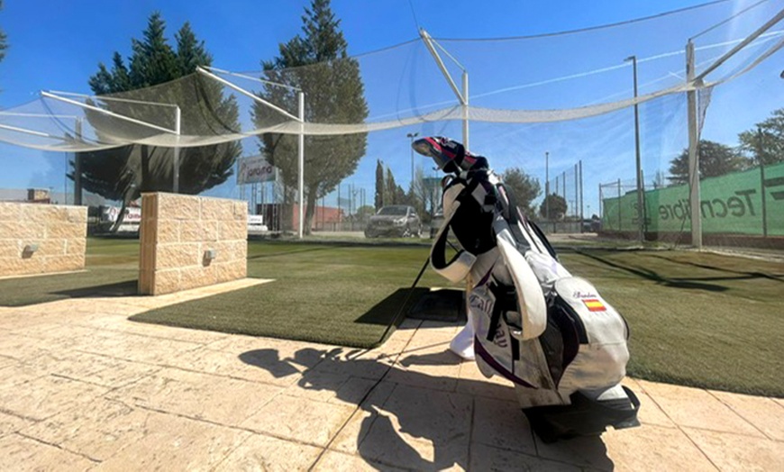 Image 4: Bautizo de golf con una clase de iniciación 