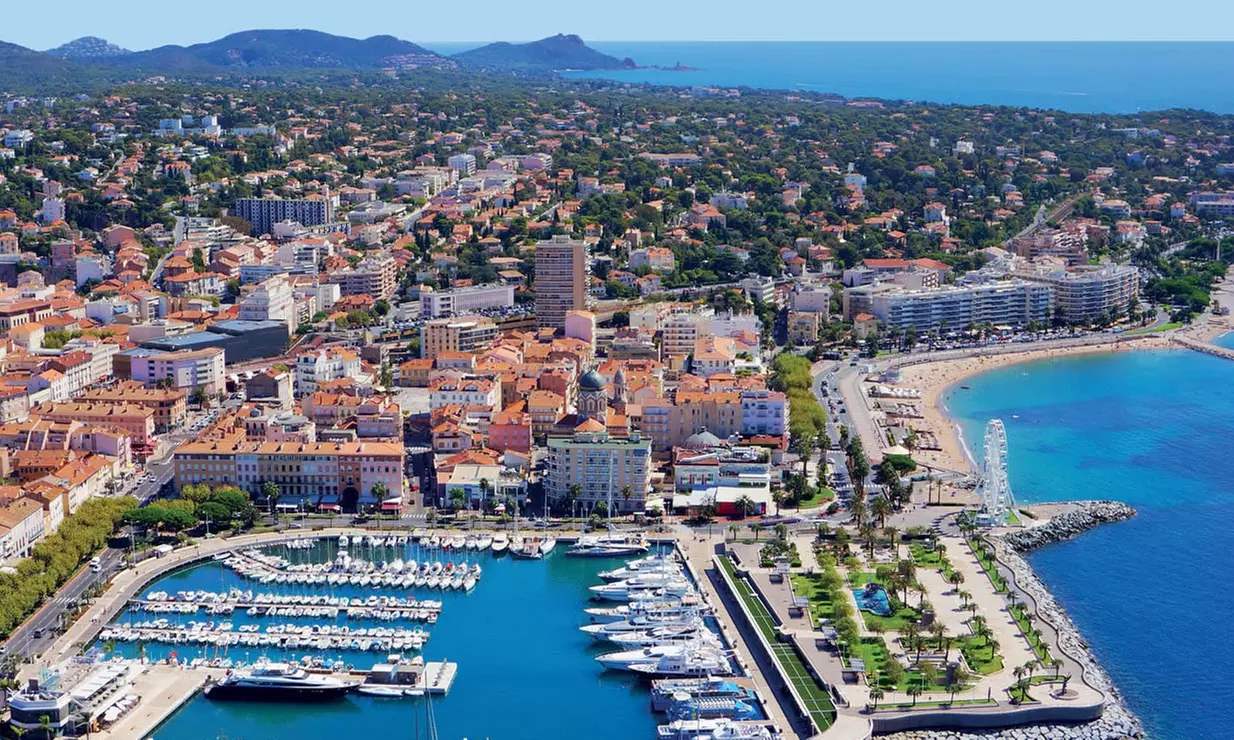 Saint-Raphaël : 1 à 3 nuits avec petit-déjeuner et menu découverte