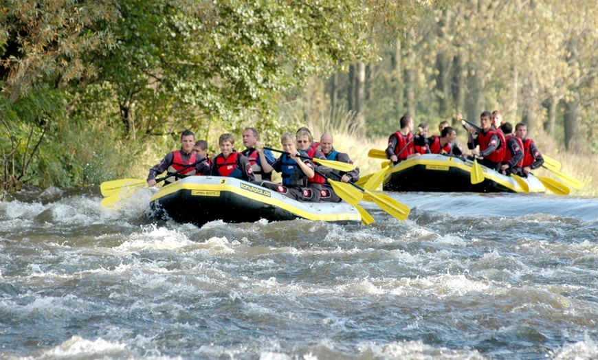 Image 5: Spaß & Action auf der Rur: 2 Std. Rur-Rafting für bis zu 10 Personen