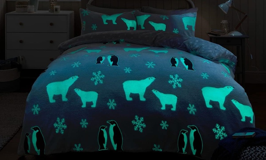 Image 13: Glow in the Dark Duvet Set