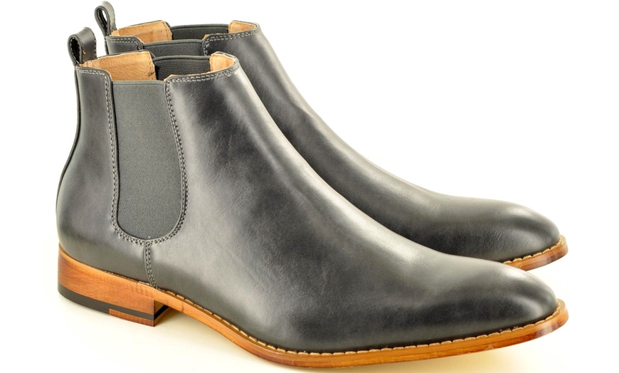 Image 33: Men's Pointed Toe Chelsea Boots