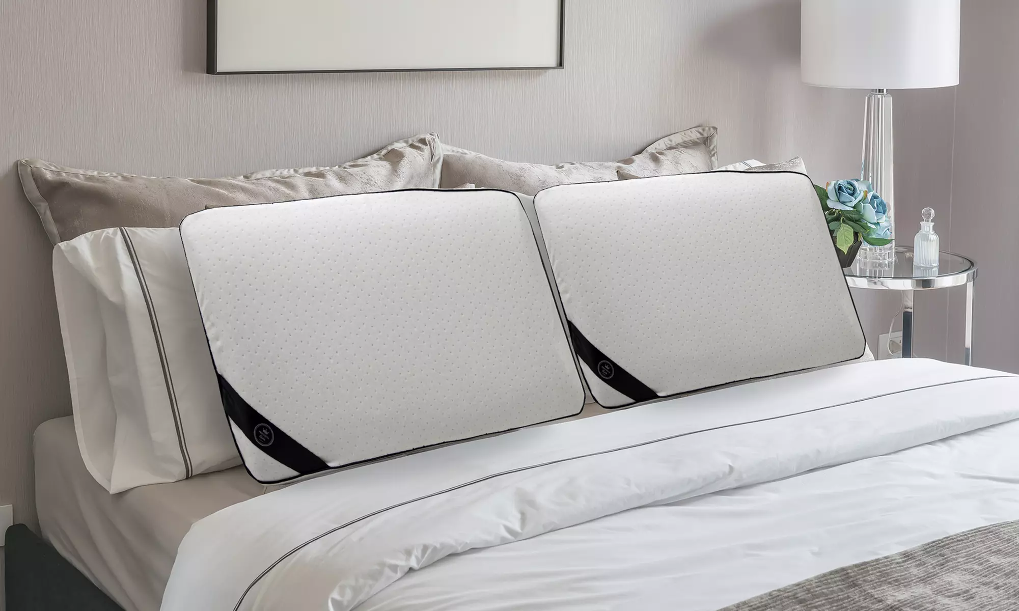 Oreiller Harmonie, mousse à mémoire de forme s'adaptant à la courbe naturelle de votre cou, Sampur - Primary Image