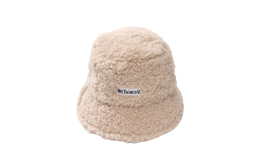 Image 6: Women’s Teddy Faux Fur Bucket Hat