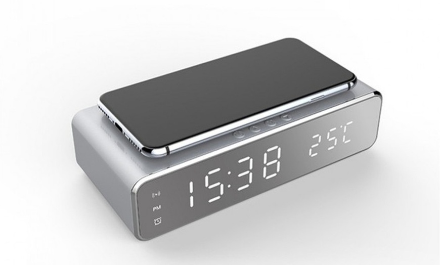 Image 2: Alarm Clock Wireless Charger