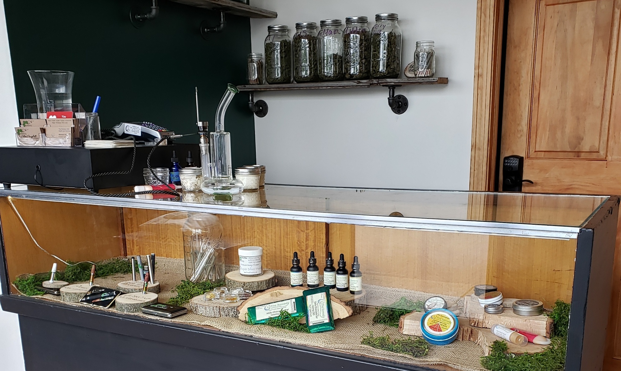 CBD Oils & Tinctures for Pets: Discover Health Benefits