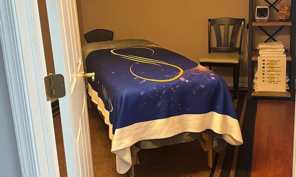 30, 60, or 90-Minute Therapeutic Massages with Aromatherapy  