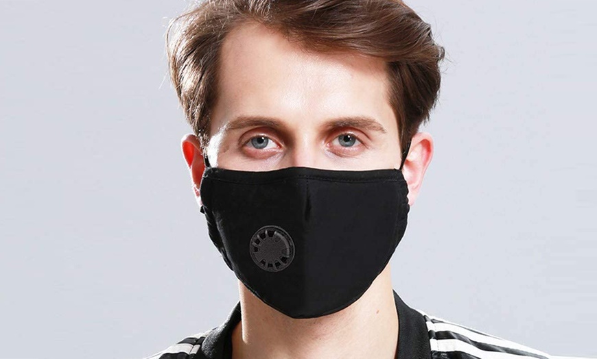 Image 2: Breathable Mask with Filters