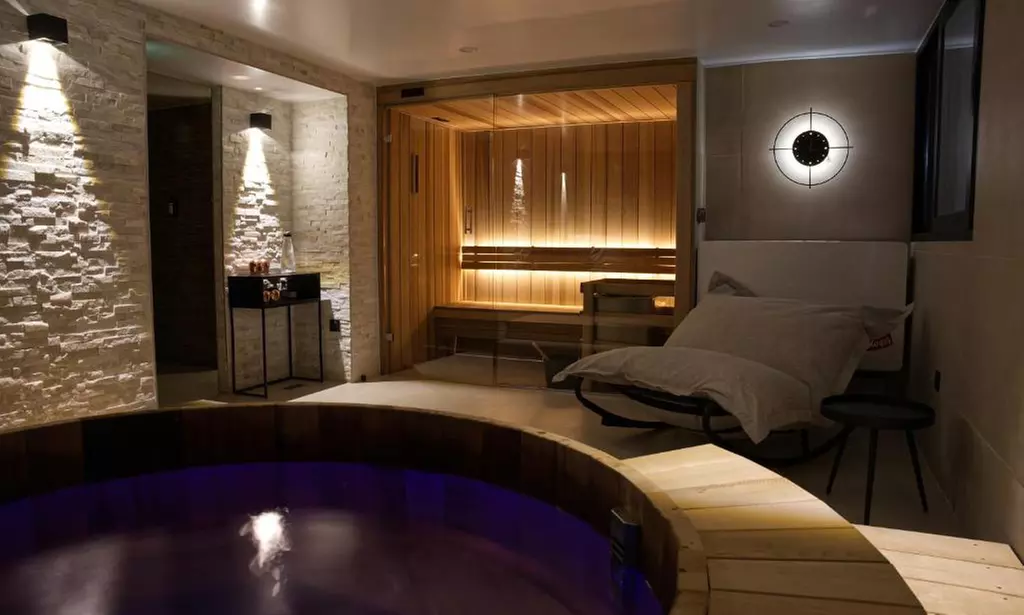 Clichy: Doppelzimmer, opt. mit  Frühstück und Zugang zum Spa