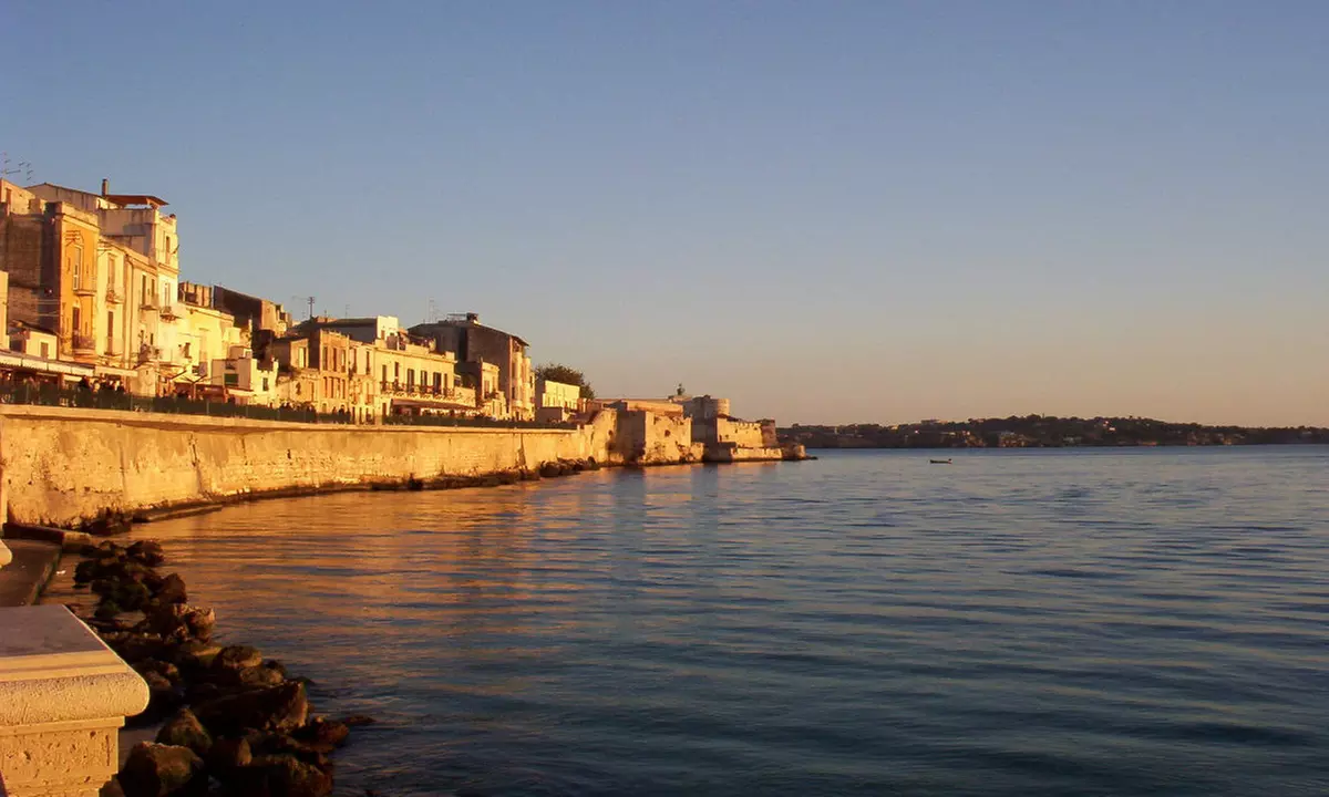 Tour isola di Ortigia e grotte di Siracusa con Syracuse Excursion