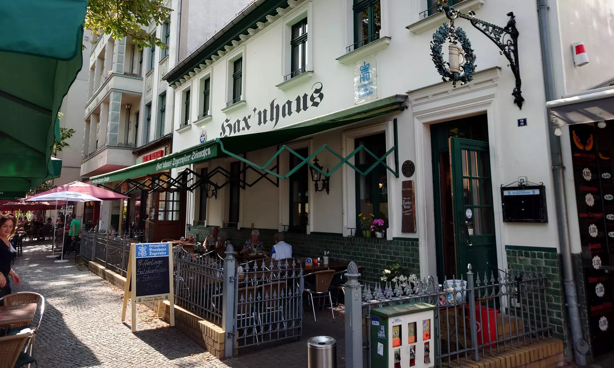 Knusprige bayerische Schweinehaxe inkl. Beilagen für bis zu 4 Personen