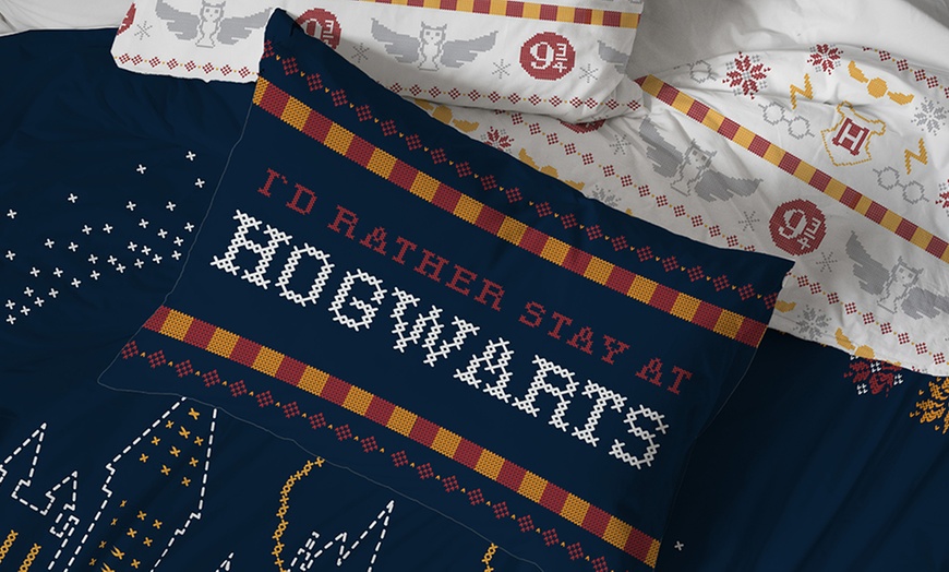 Image 6: Friends or Harry Potter Duvet Set