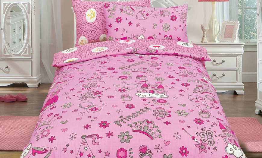 Image 10: Kids Reversible Duvet Set