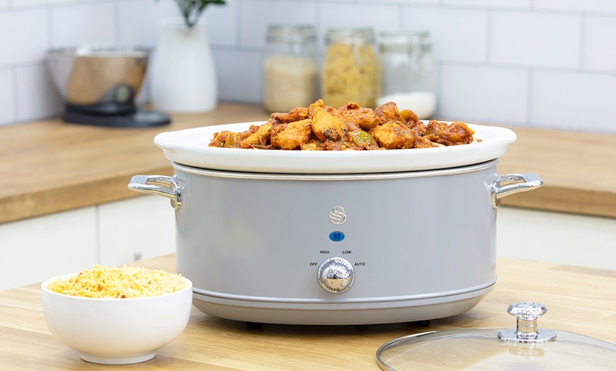 Image 67: Swan 1.5L, 3.5L or 6.5L Retro-Style Slow Cooker