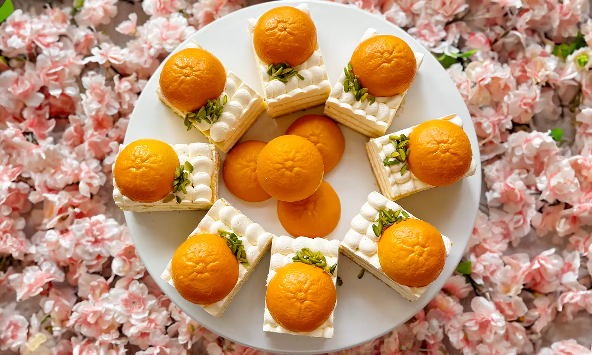 Hausgemachte Torte & Heißgetränk für 1 - 8 Personen