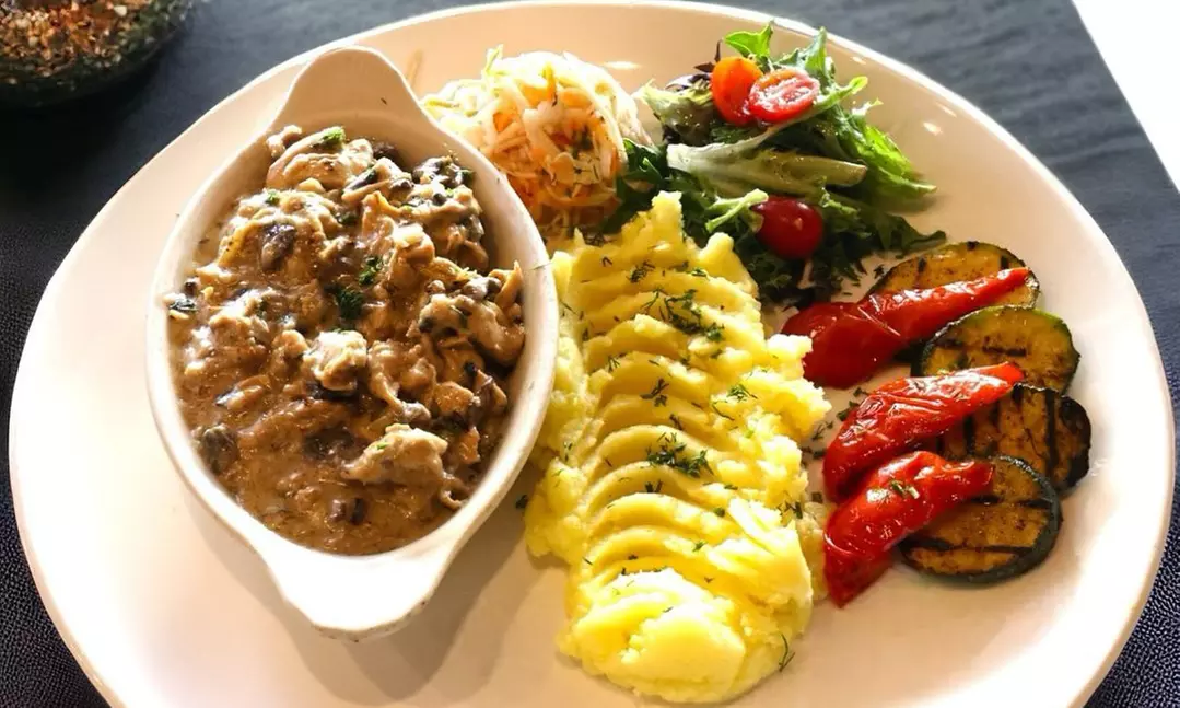 Experience Russian Flavors with Entertainment and Dining Options
