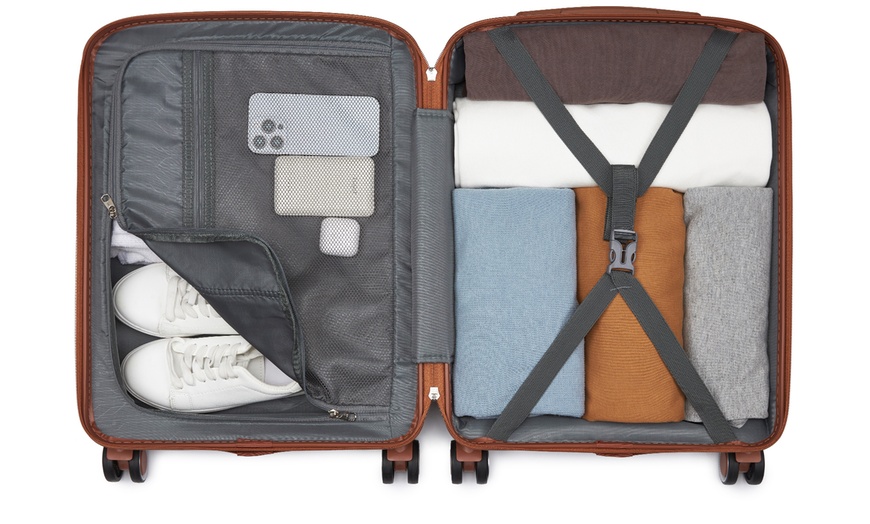 Image 4: Maletas de ruedas rígidas en color verde con cerradura TSA, de Kono