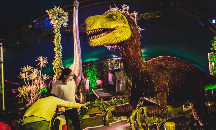 Image 11: Visita temática y exposición