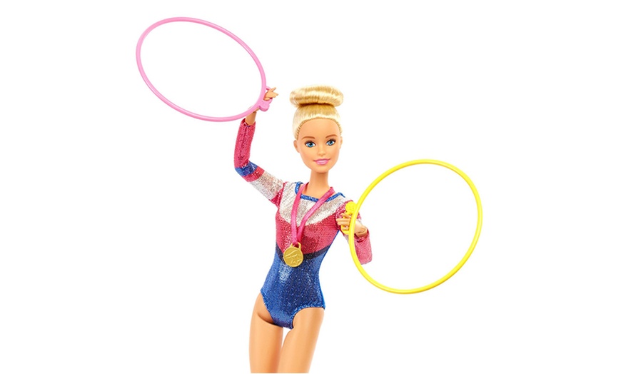 Image 6: Barbie Gymnast Playset with Dolls and Accessories