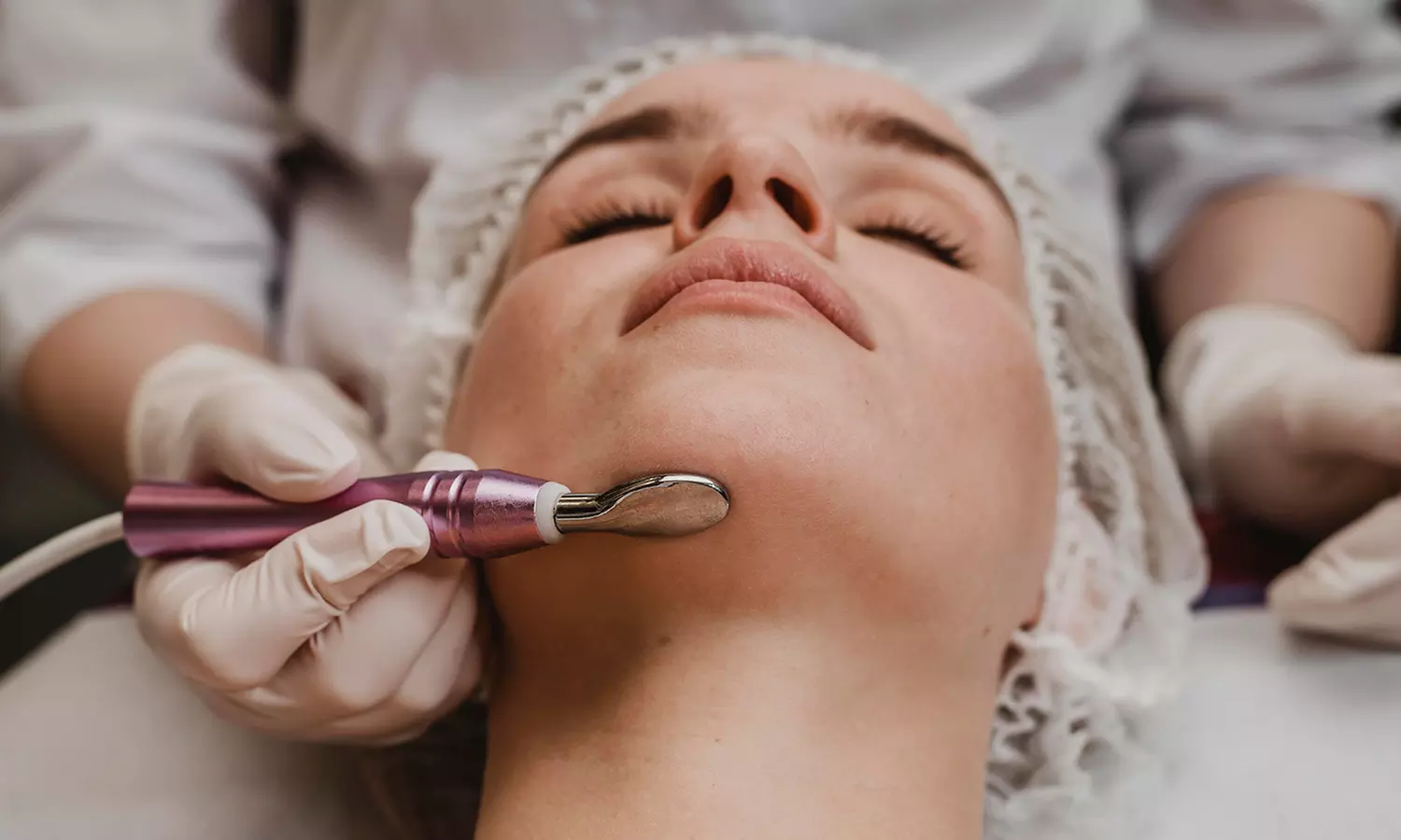 Tratamiento fitobiológico facial con microcorrientes galvánicas y más